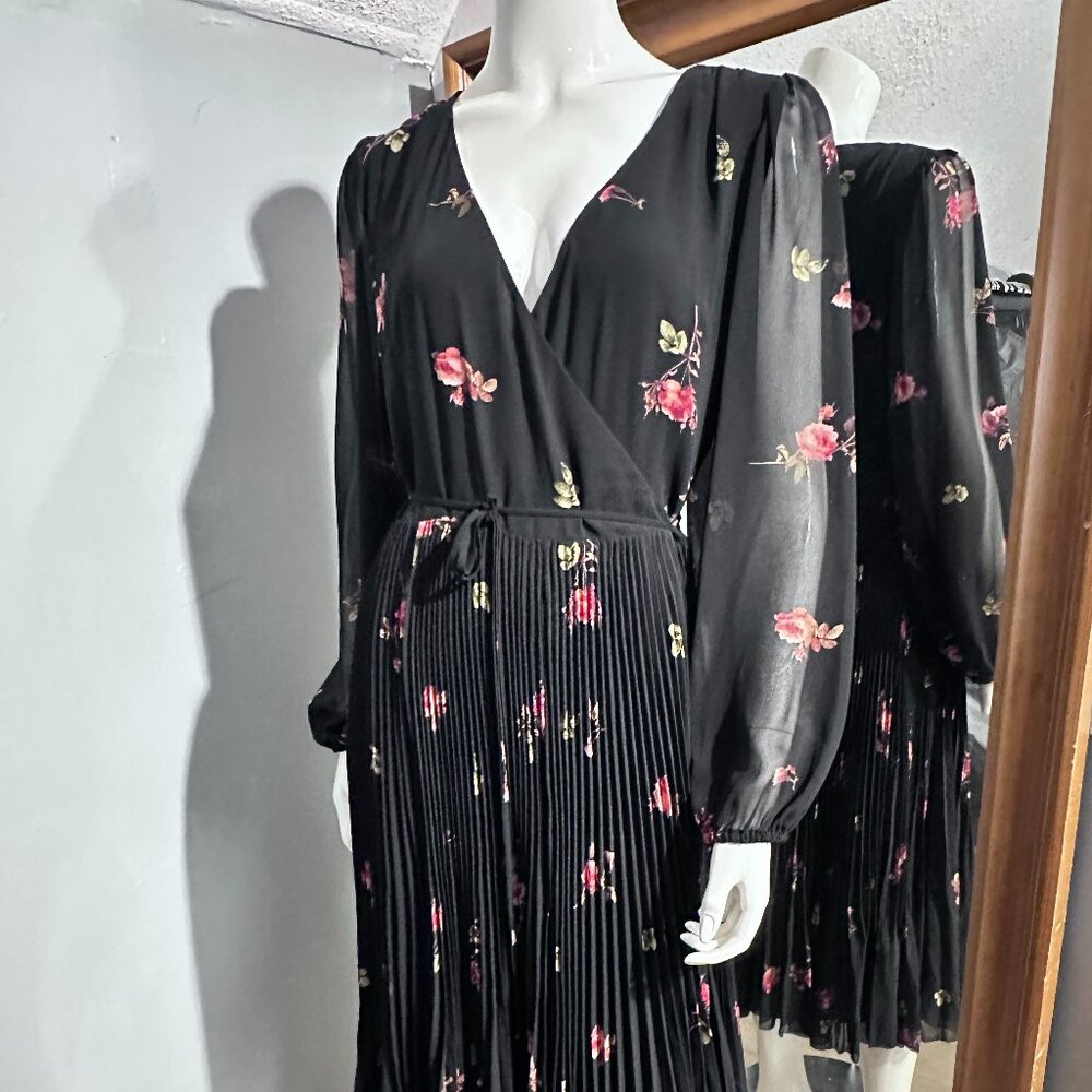 Black Floral Wrap Dress Size M Pleated - Aritzia Wilfred New With Tags - Picture 2 of 12